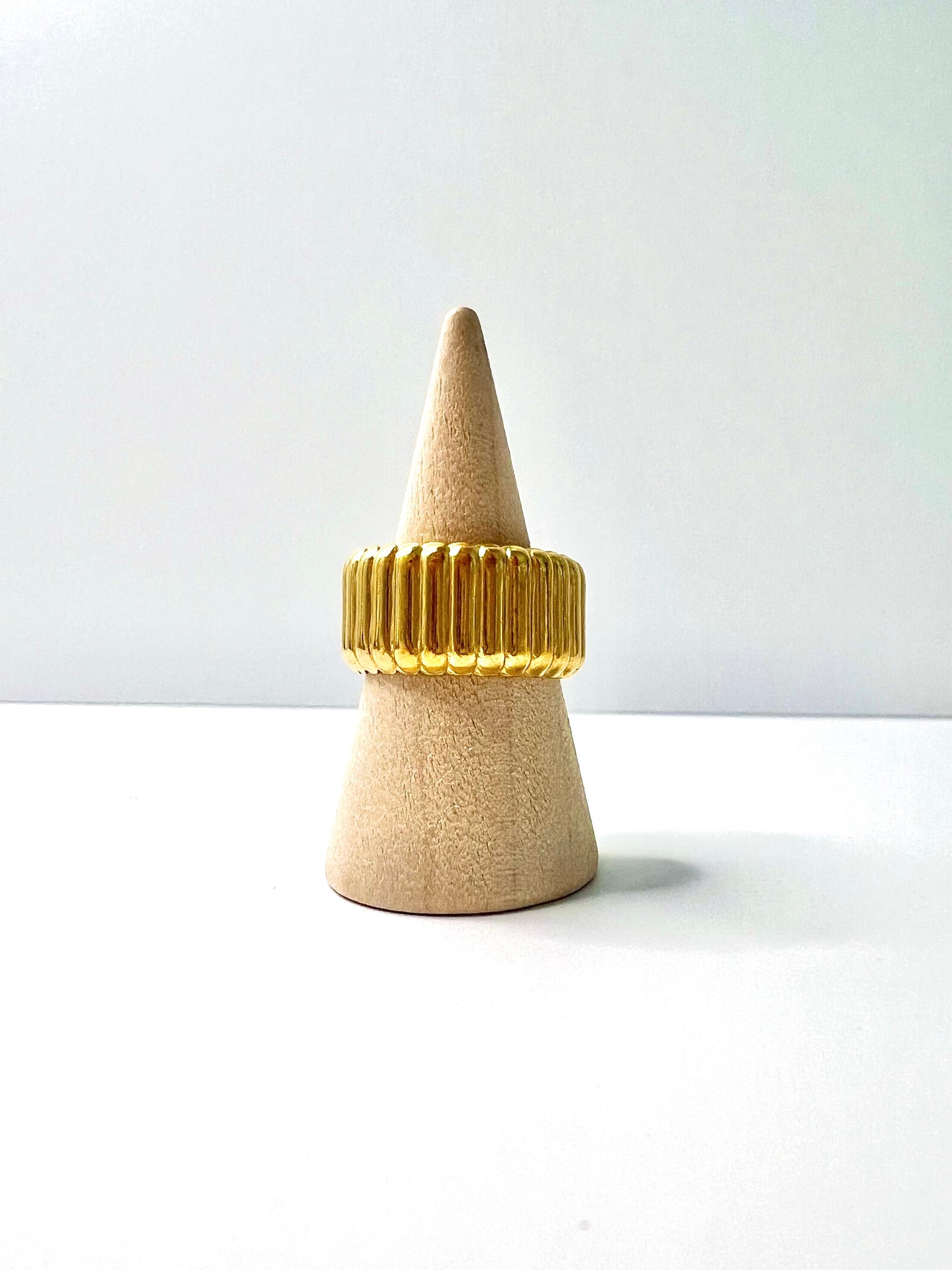 Adela Ring