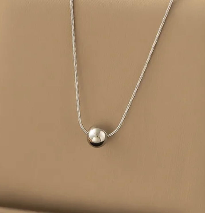 Silvé Necklace
