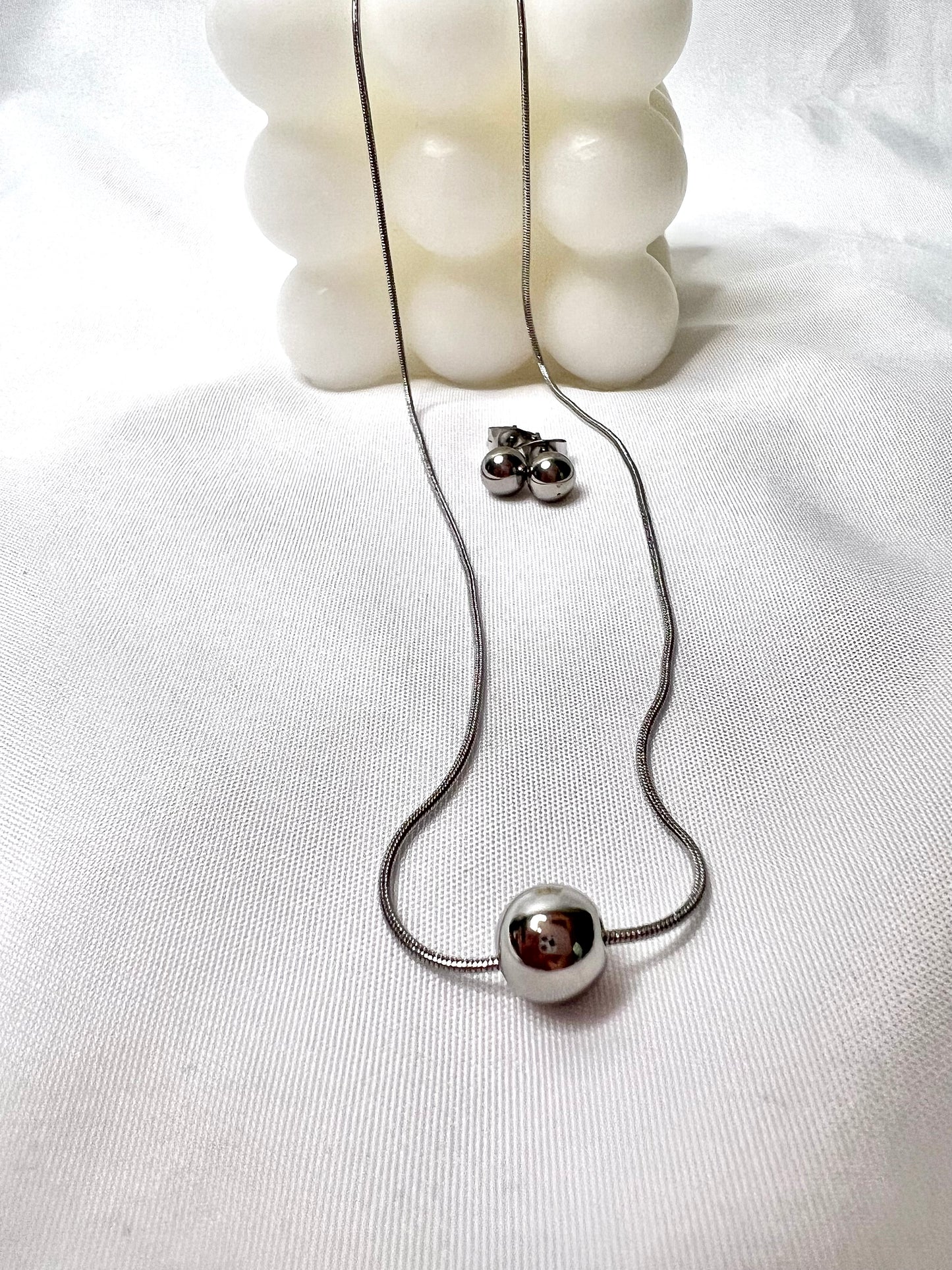 Silvé Necklace
