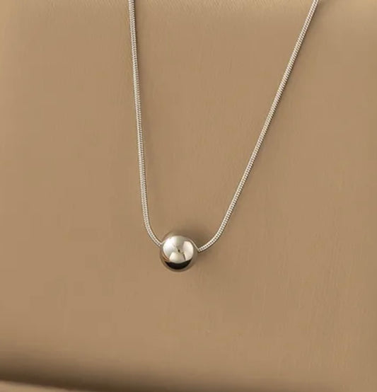 Silvé Necklace
